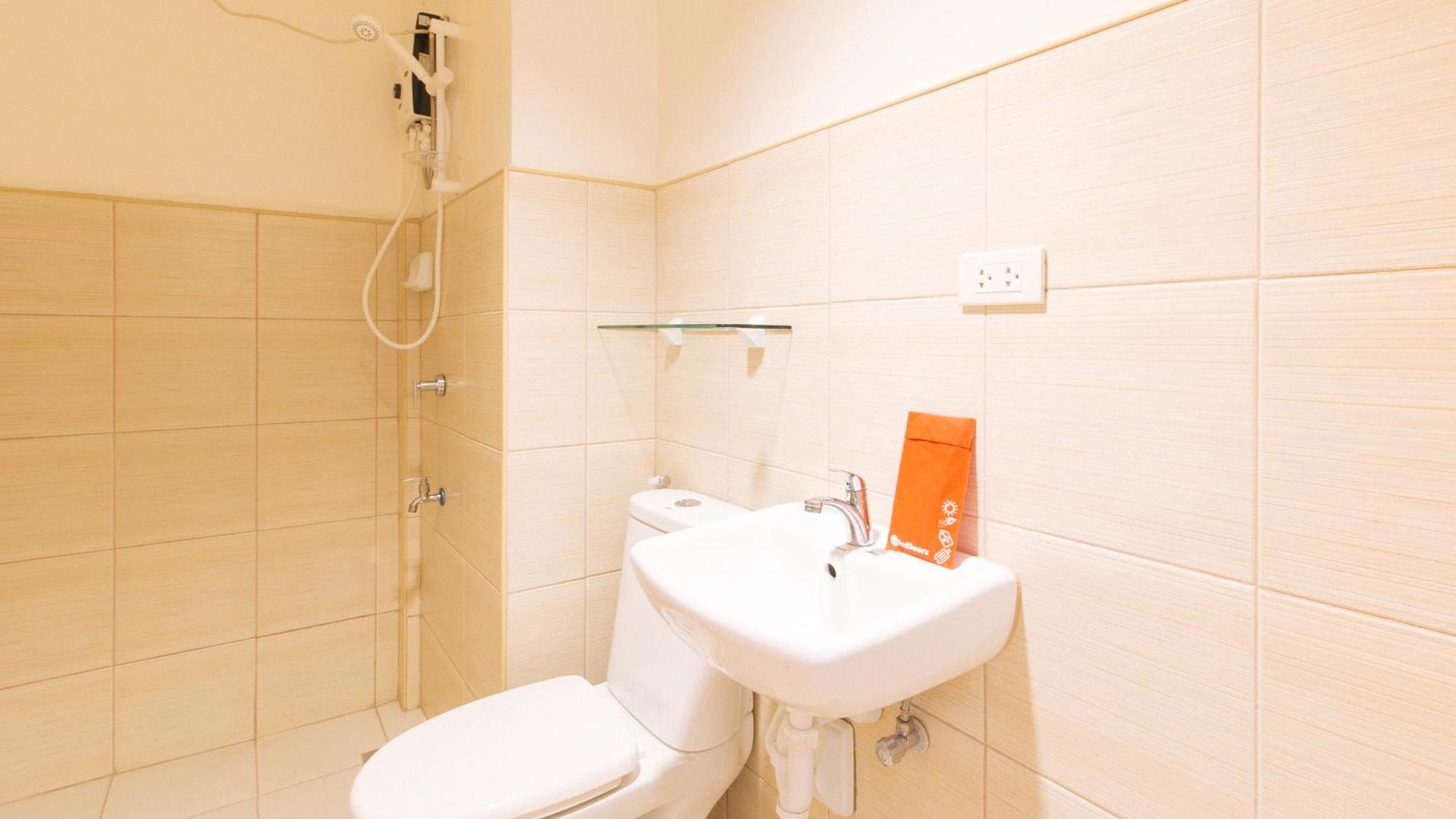 Reddoorz Plus At Alpina Heights Paranaque Paranaque City Eksteriør billede