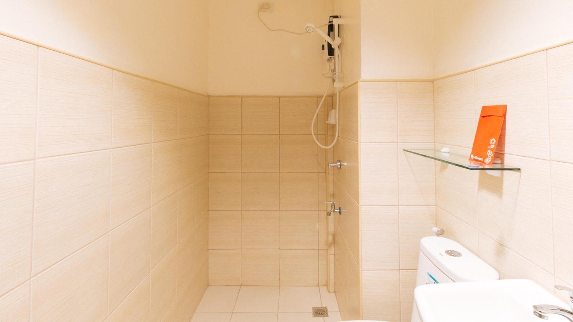 Reddoorz Plus At Alpina Heights Paranaque Paranaque City Eksteriør billede