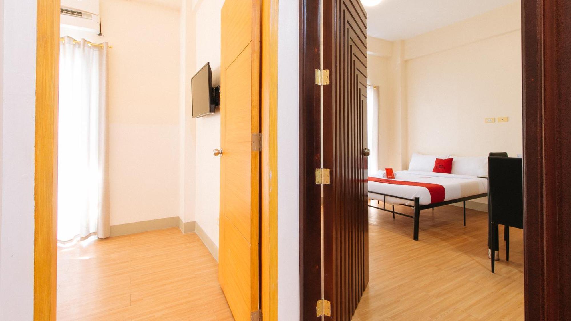 Reddoorz Plus At Alpina Heights Paranaque Paranaque City Eksteriør billede