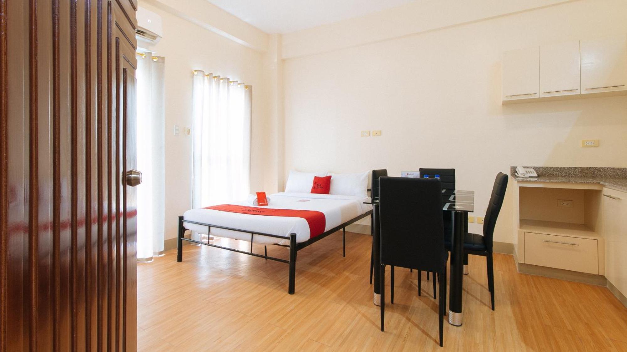 Reddoorz Plus At Alpina Heights Paranaque Paranaque City Eksteriør billede