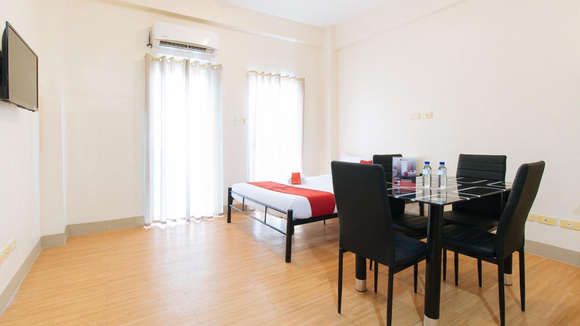 Reddoorz Plus At Alpina Heights Paranaque Paranaque City Eksteriør billede