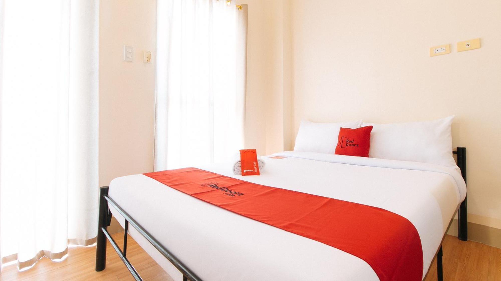 Reddoorz Plus At Alpina Heights Paranaque Paranaque City Eksteriør billede
