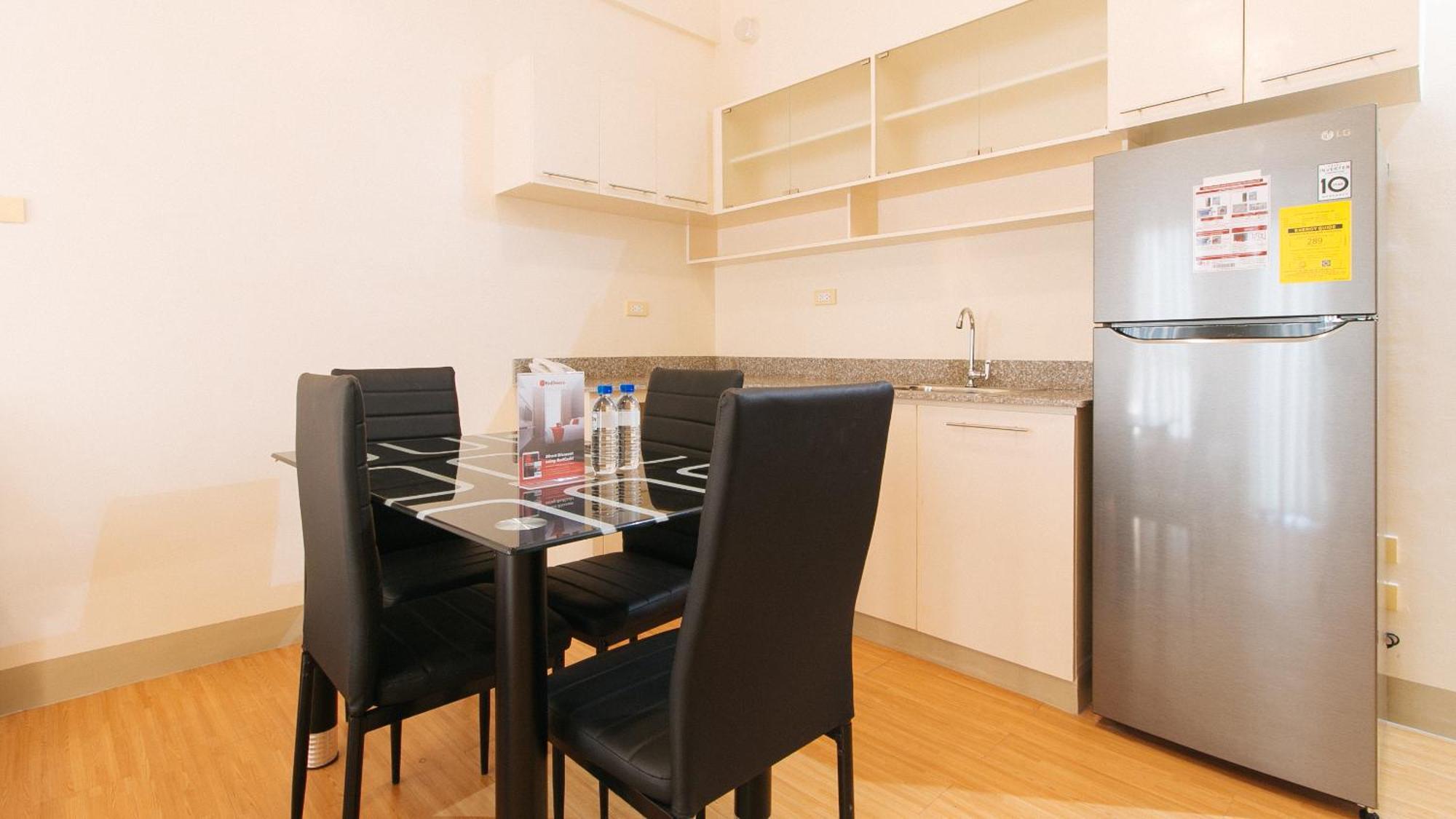 Reddoorz Plus At Alpina Heights Paranaque Paranaque City Eksteriør billede