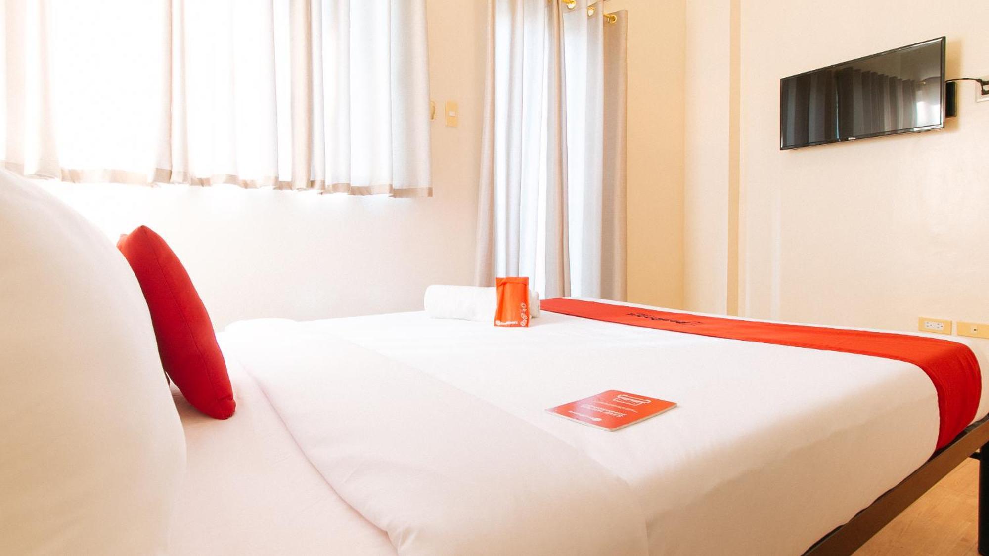 Reddoorz Plus At Alpina Heights Paranaque Paranaque City Eksteriør billede