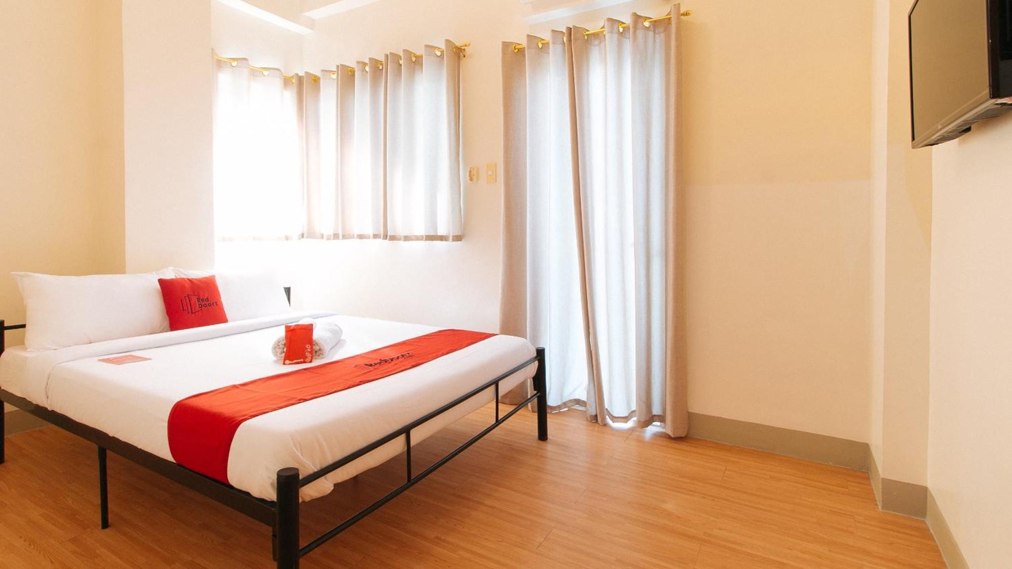 Reddoorz Plus At Alpina Heights Paranaque Paranaque City Eksteriør billede