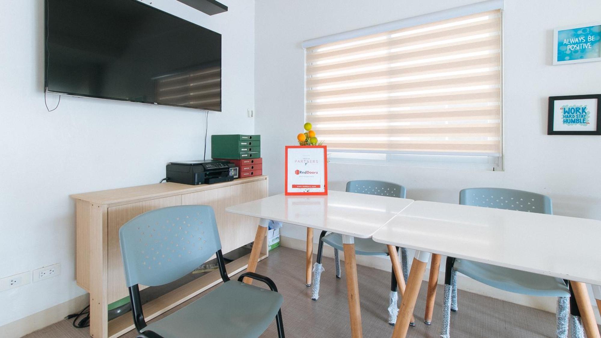 Reddoorz Plus At Alpina Heights Paranaque Paranaque City Eksteriør billede