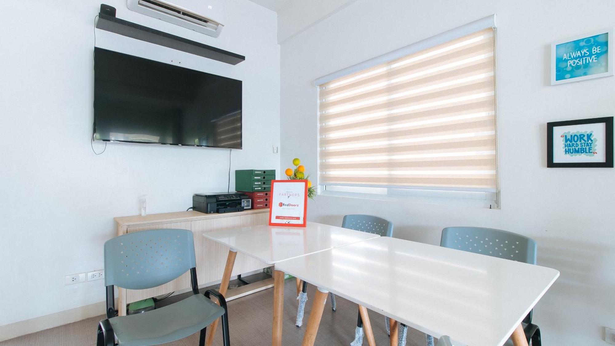 Reddoorz Plus At Alpina Heights Paranaque Paranaque City Eksteriør billede