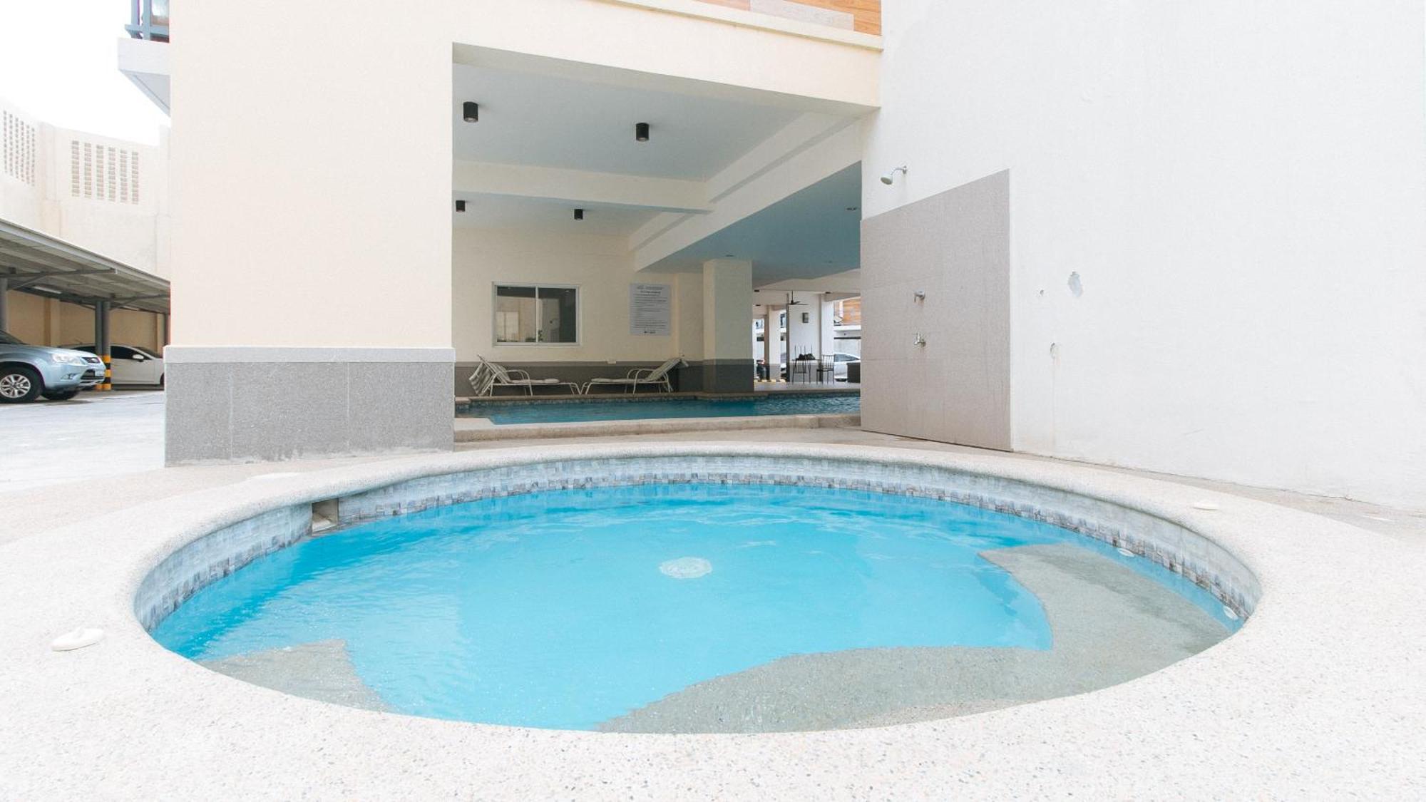 Reddoorz Plus At Alpina Heights Paranaque Paranaque City Eksteriør billede